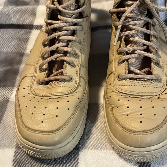 Boys Nike Air SF AF1 Nude/Tan Sneaker size 7 - Picture 2 of 8